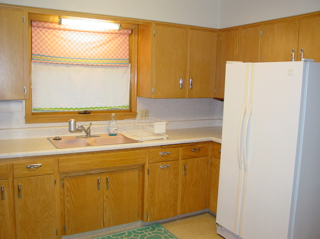720 Main Street W