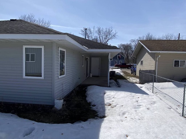 314 Minnesota Street W
