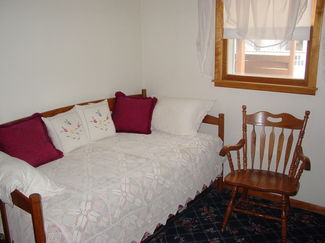 163 Rails Ave W