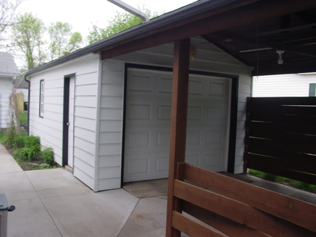163 Rails Ave W