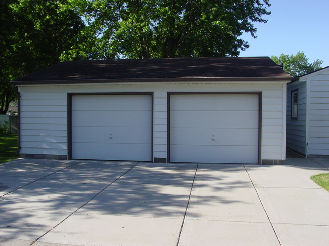 446 7th Ave N