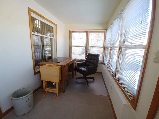 323 Minnesota Street W
