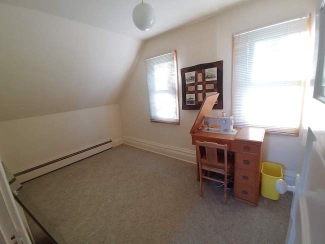 323 Minnesota Street W