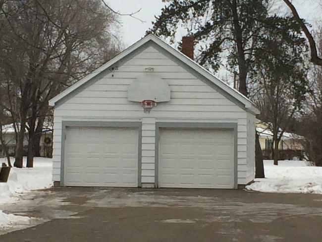 323 Minnesota Street W