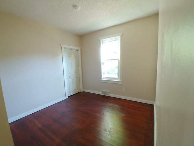 802 Business 23 W