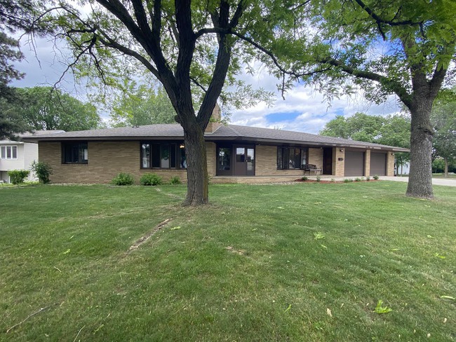 127 Washburne Dr
