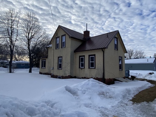 63 Fir Ave NW