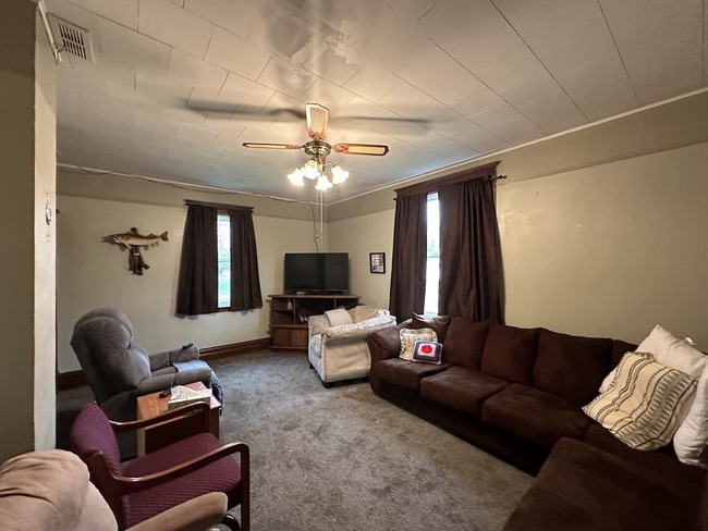 200 Lee Ave