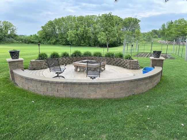 16728 Golfview Ct