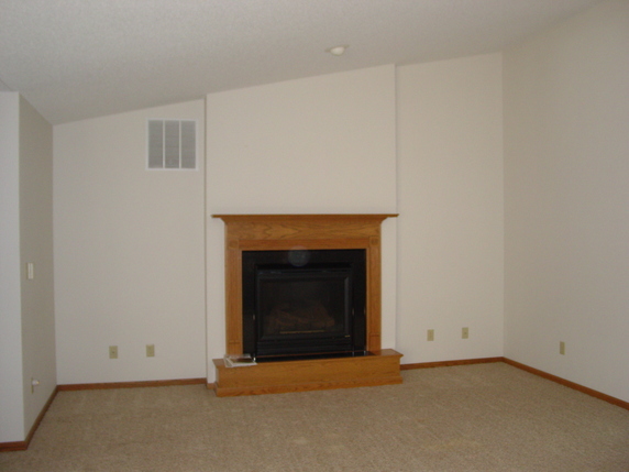 629 Hudson DR